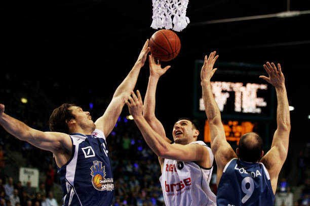 多纳鲁马获 多纳鲁马获